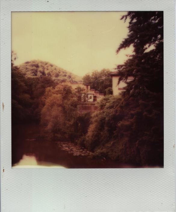 Blick über die Lahnseitenarmbrücke an der Robert-Koch-Straße